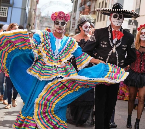 Día de muertos, noche de finados