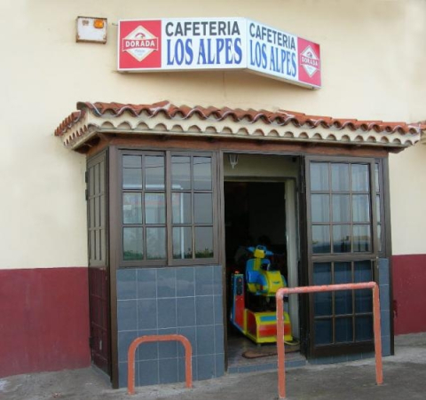 Entrada a la cafetería