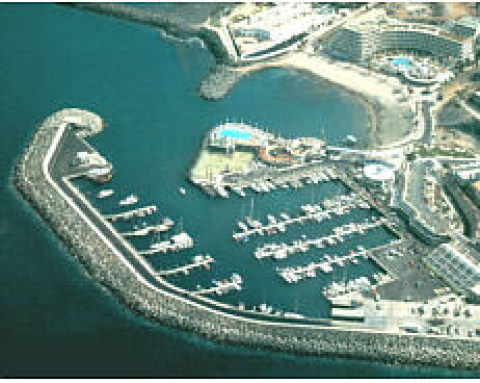 Puerto de Colón y Playa San Juan